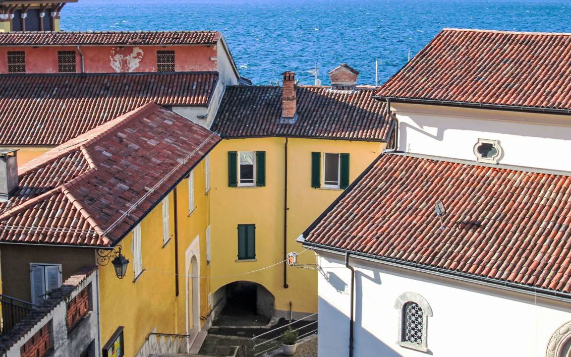Photo of Buildings in Porto Valtravaglia