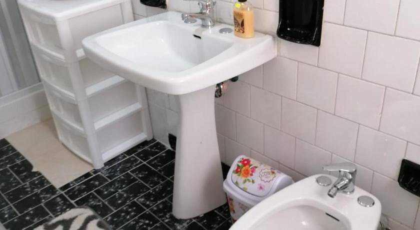 Photo of Bathroom in Naro