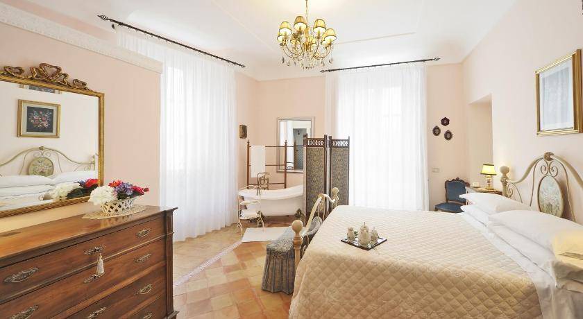 Photo of Bedroom in Castellabate Historic Centre