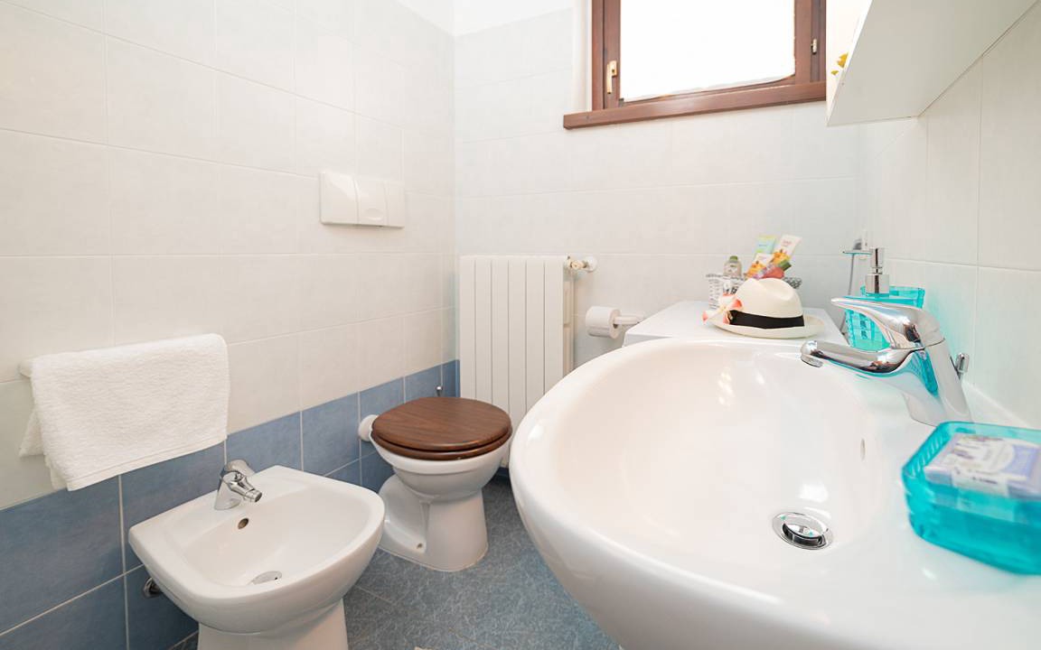 Photo of Bathroom in Cola