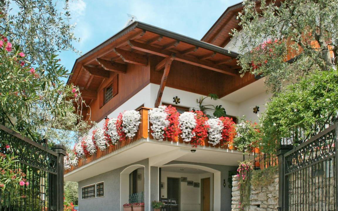 Photo of Buildings in Magugnago