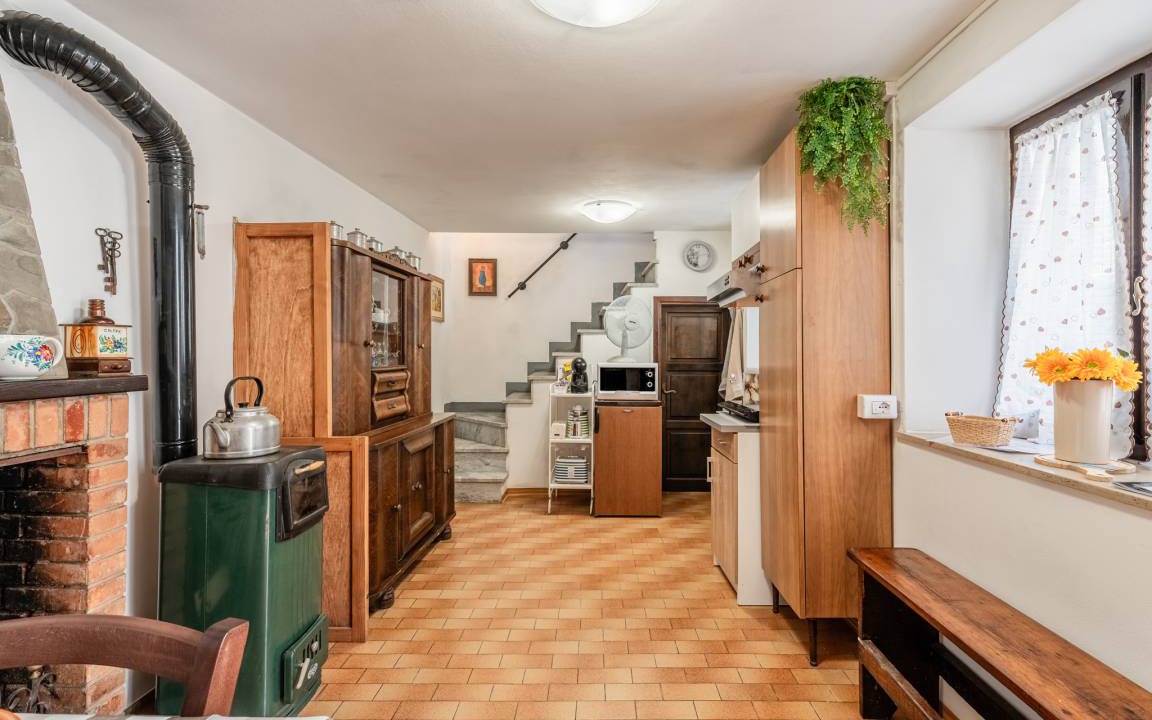 Photo of Kitchen in Montefegatesi