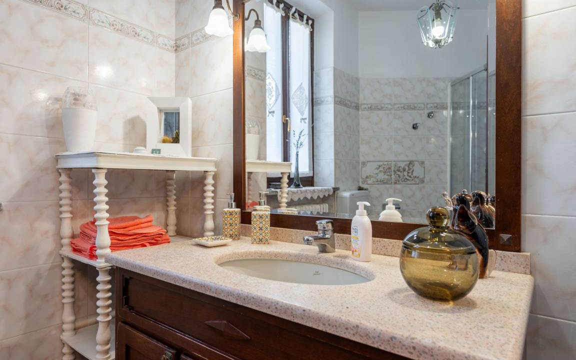 Photo of Bathroom in Montegrosso dʼAsti