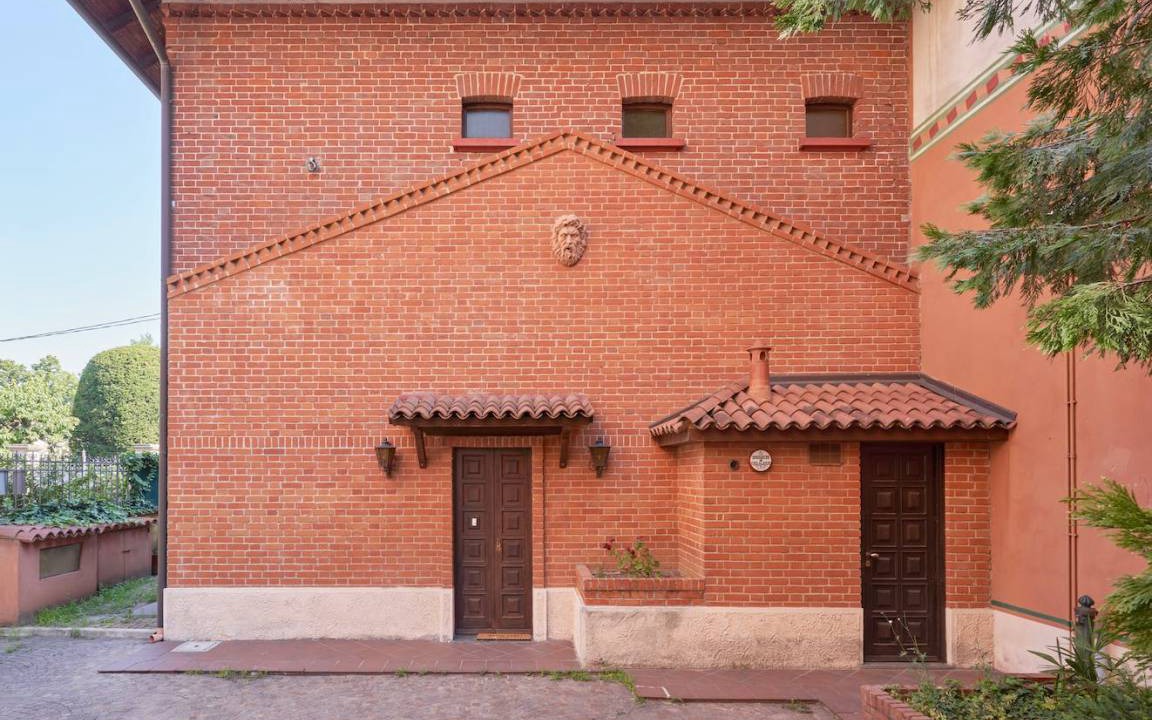 Photo of Buildings in Saronno
