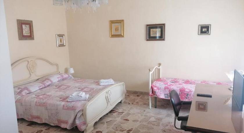 Photo of Bedroom in Naro