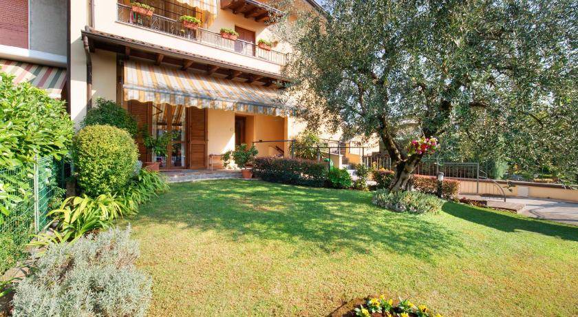 Photo of Others in Osio Sotto
