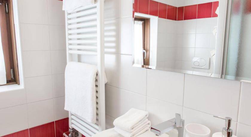 Photo of Bathroom in Tache