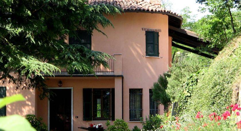 Photo of Buildings in Saint-remy-de-provence