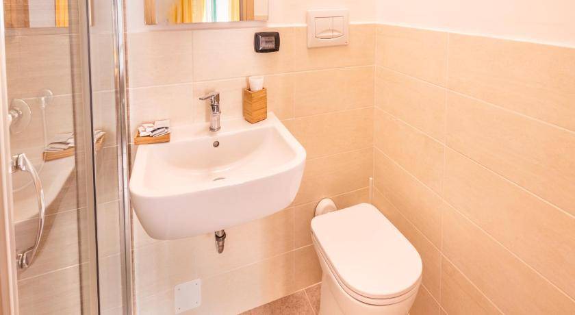 Photo of Bathroom in Palazzolo Acreide Historic Centre
