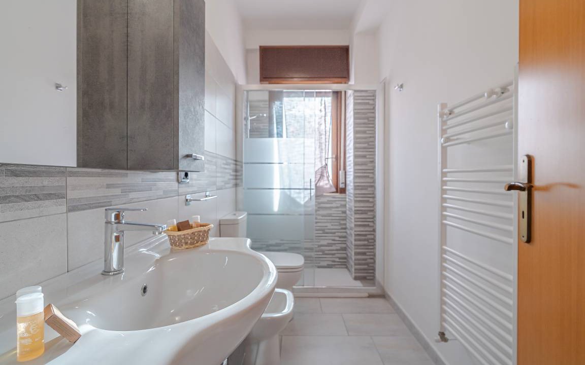Photo of Bathroom in Palazzolo Acreide Historic Centre
