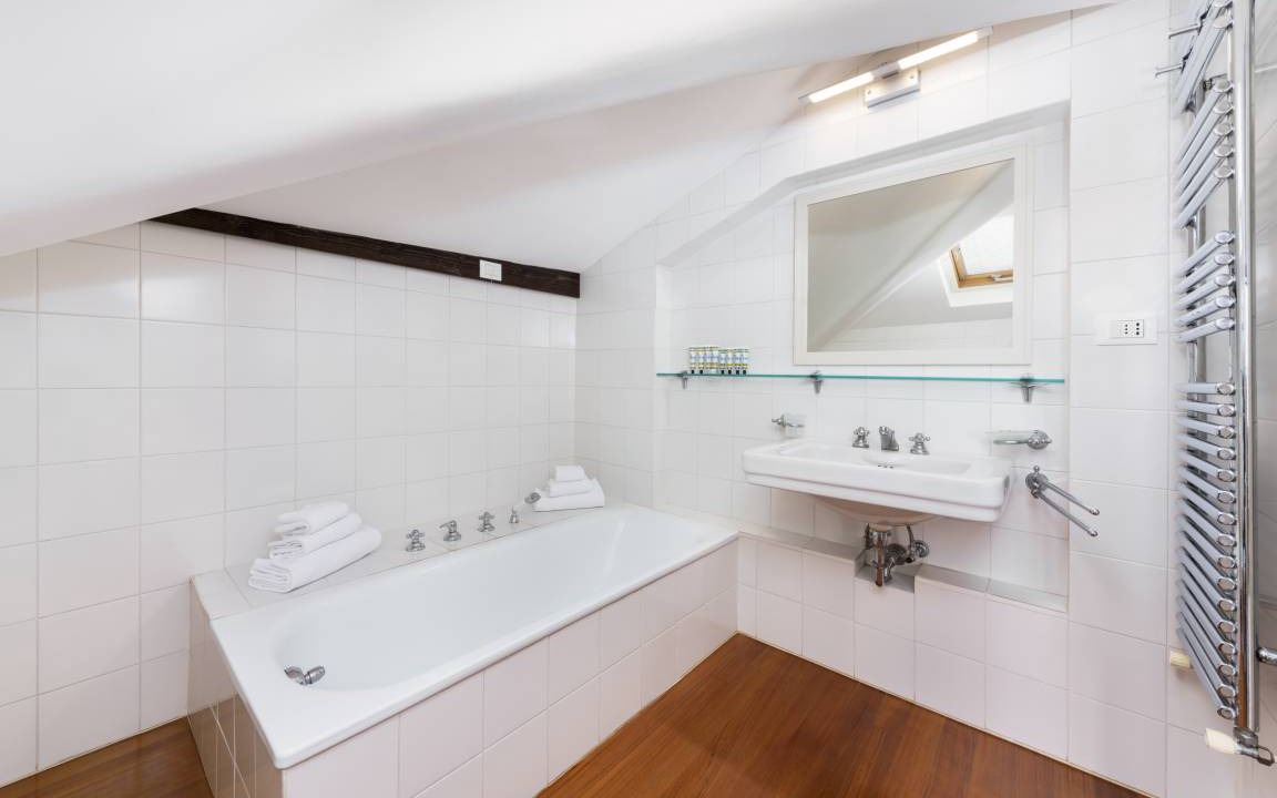 Photo of Bathroom in Dorsoduro