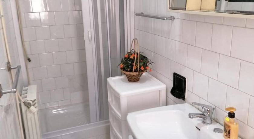 Photo of Bathroom in Naro