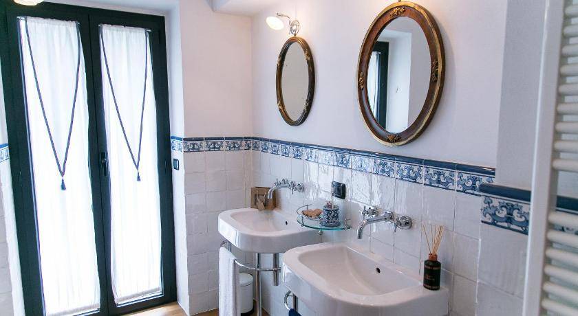 Photo of Bathroom in Calamandrana