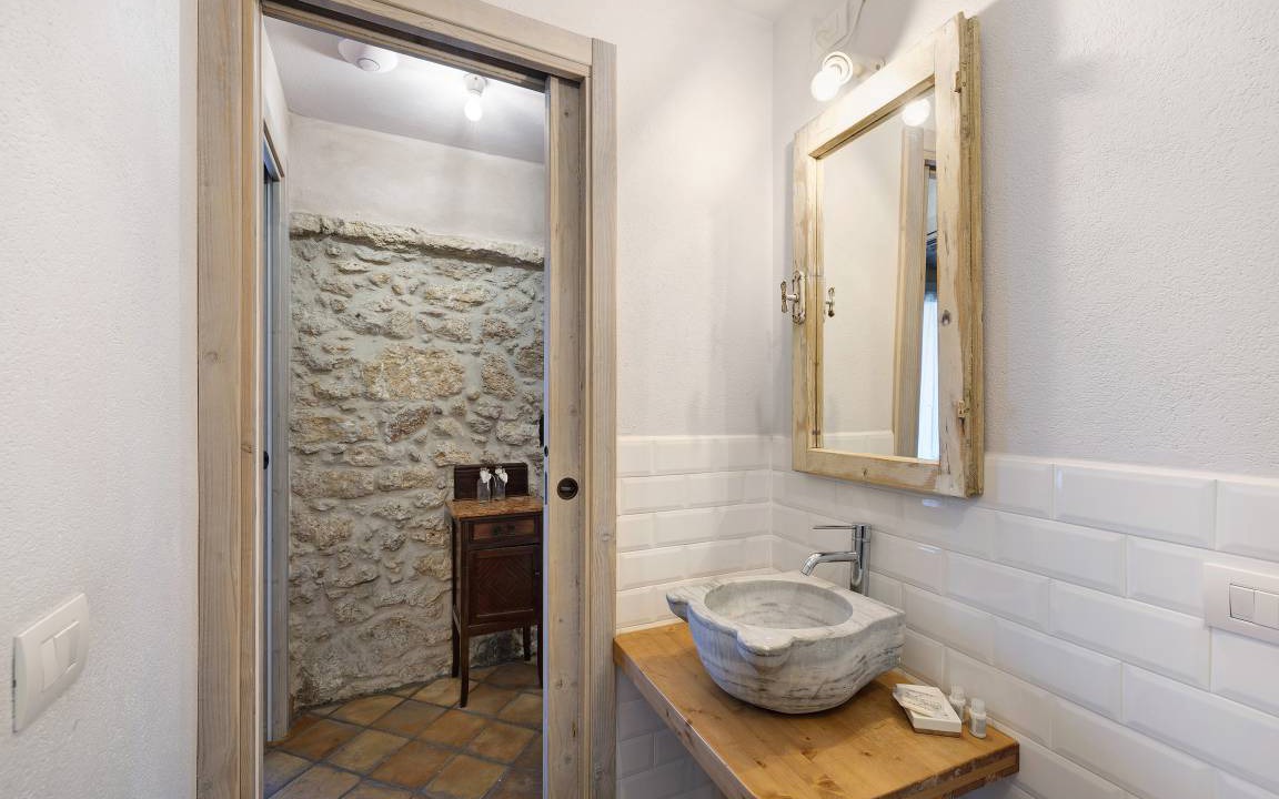 Photo of Bathroom in Boragni