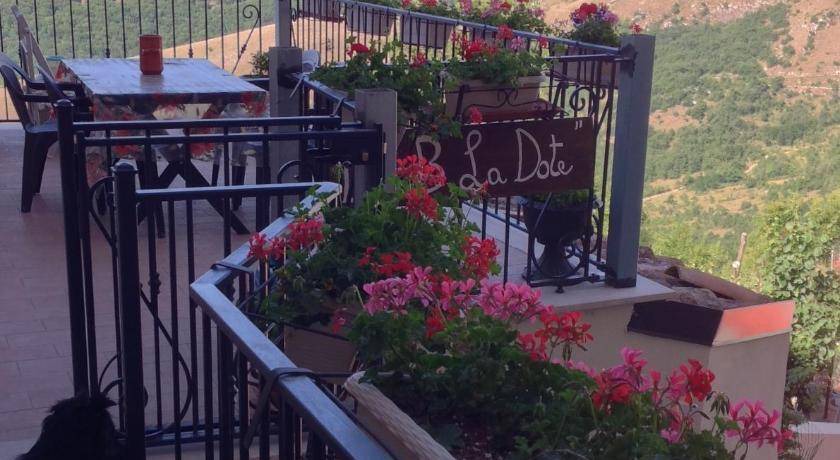 Photo of Patio Balcony in Santo Stefano di Sessanio
