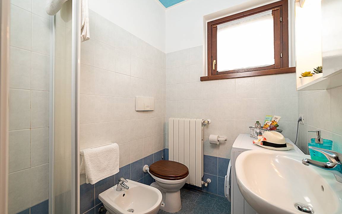 Photo of Bathroom in Cola