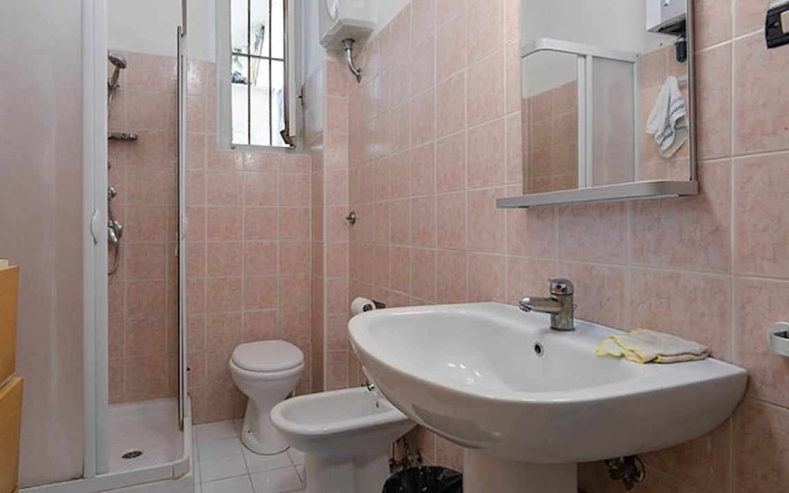 Photo of Bathroom in Salario