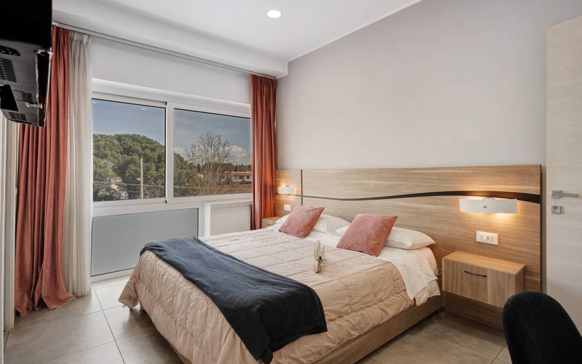 Photo of Bedroom in Naples