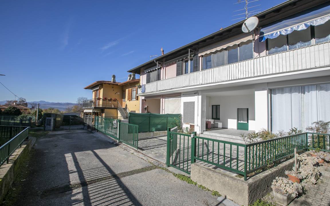 Photo of Buildings in Cadrezzate