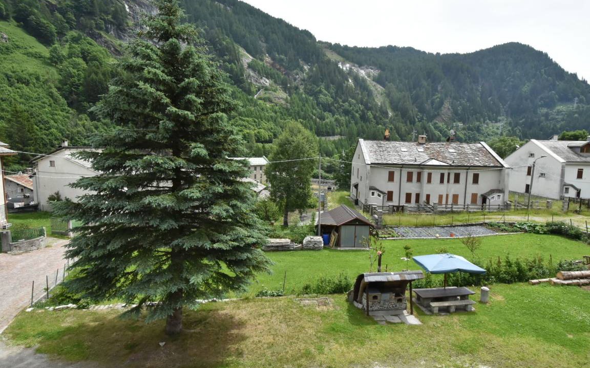 Photo of Others in Isola