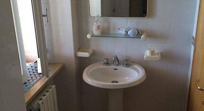 Photo of Bathroom in Montemonaco