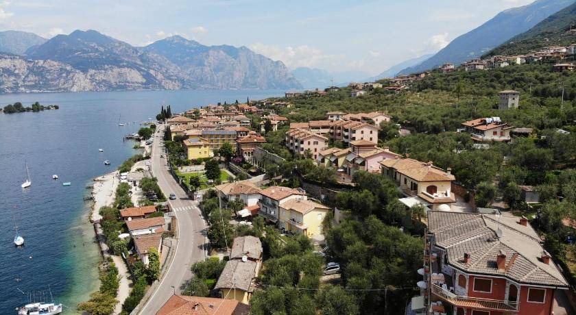 Photo of Others in Assenza