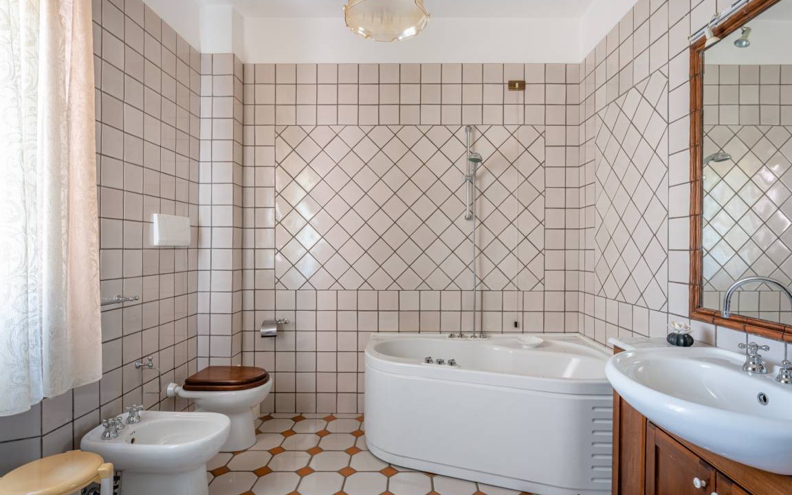 Photo of Bathroom in Molazzana