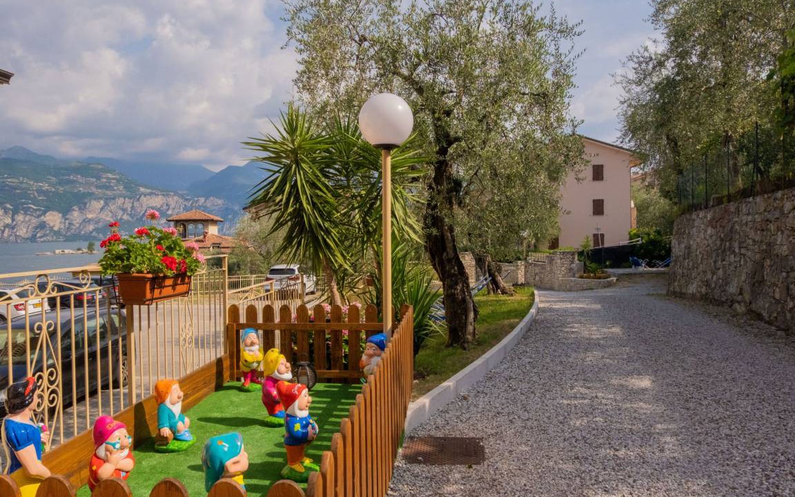 Photo of Others in Assenza