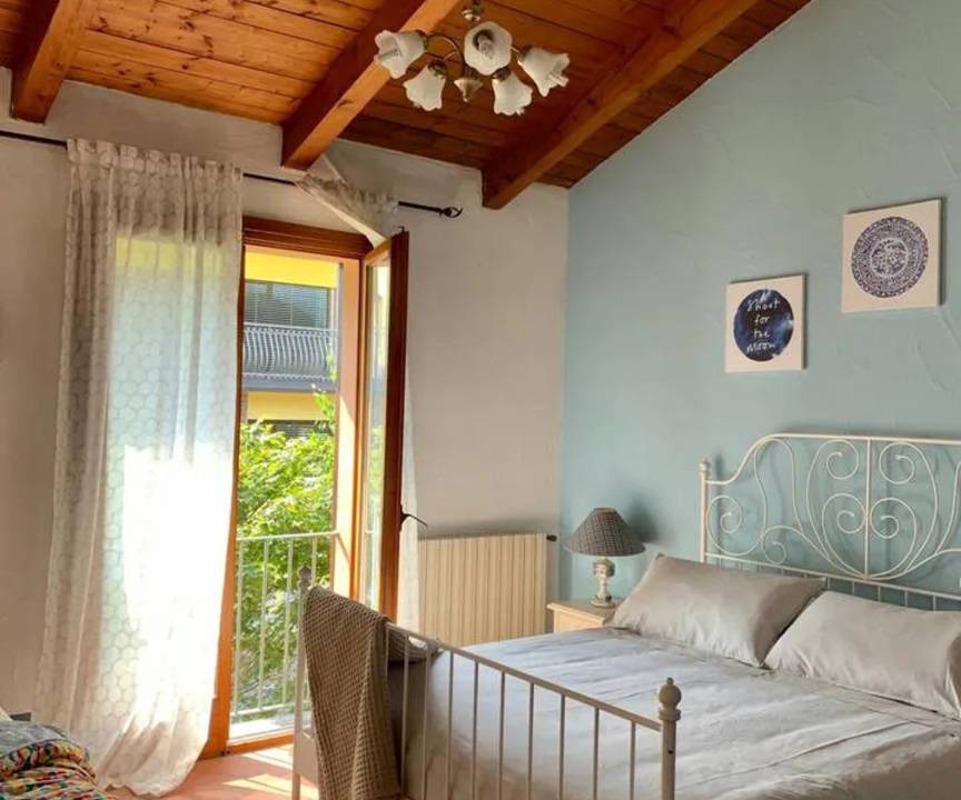 Photo of Bedroom in Lavena Ponte Tresa
