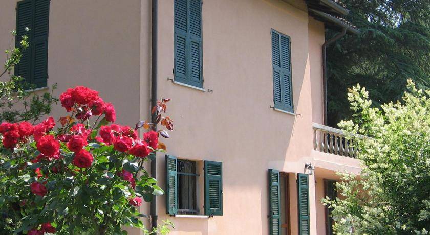Photo of Buildings in Saint-remy-de-provence