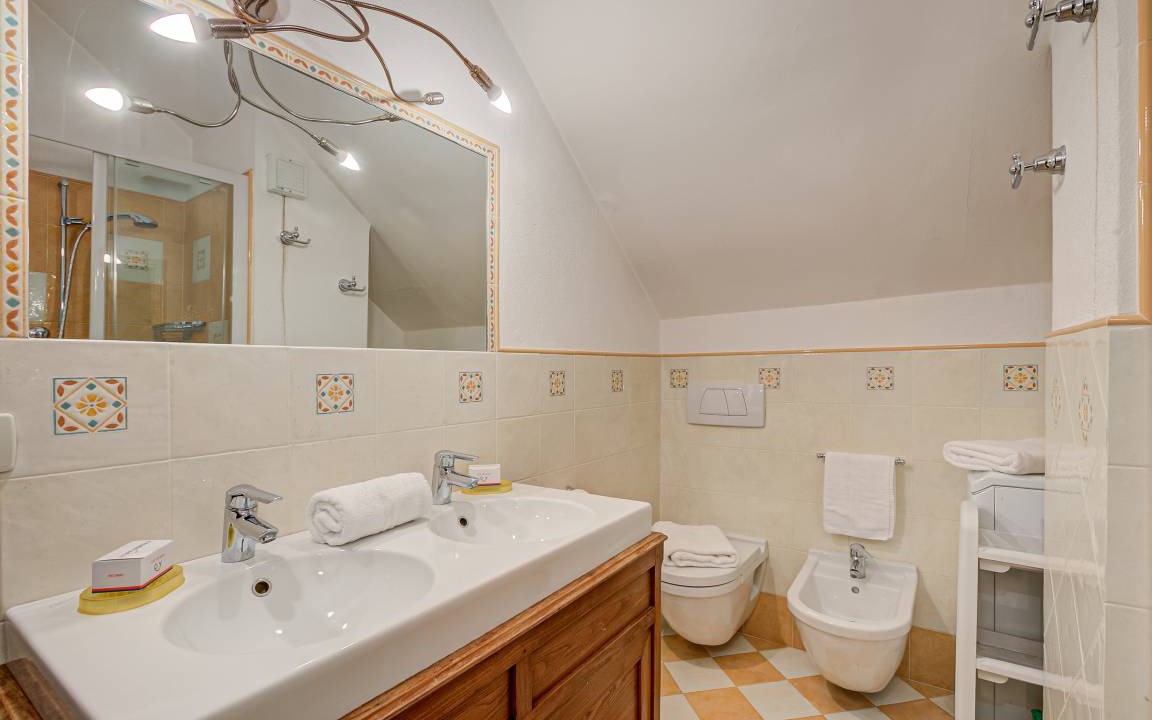 Photo of Bathroom in Grangesises