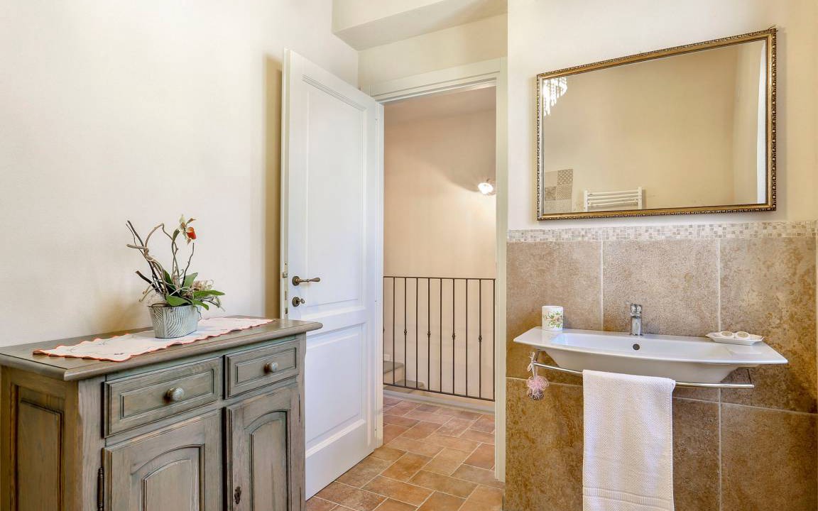 Photo of Bathroom in Molazzana