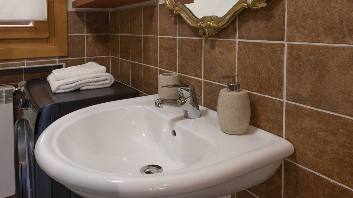 Photo of Bathroom in Villa Dalegno