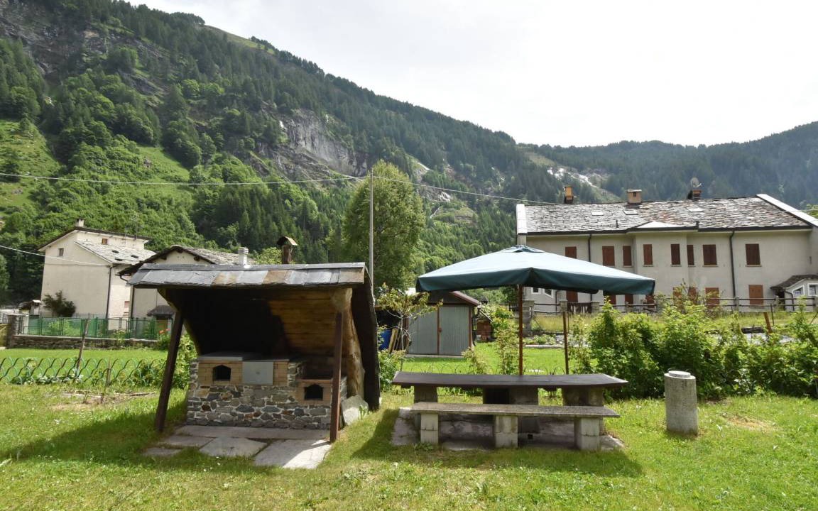 Photo of Others in Isola