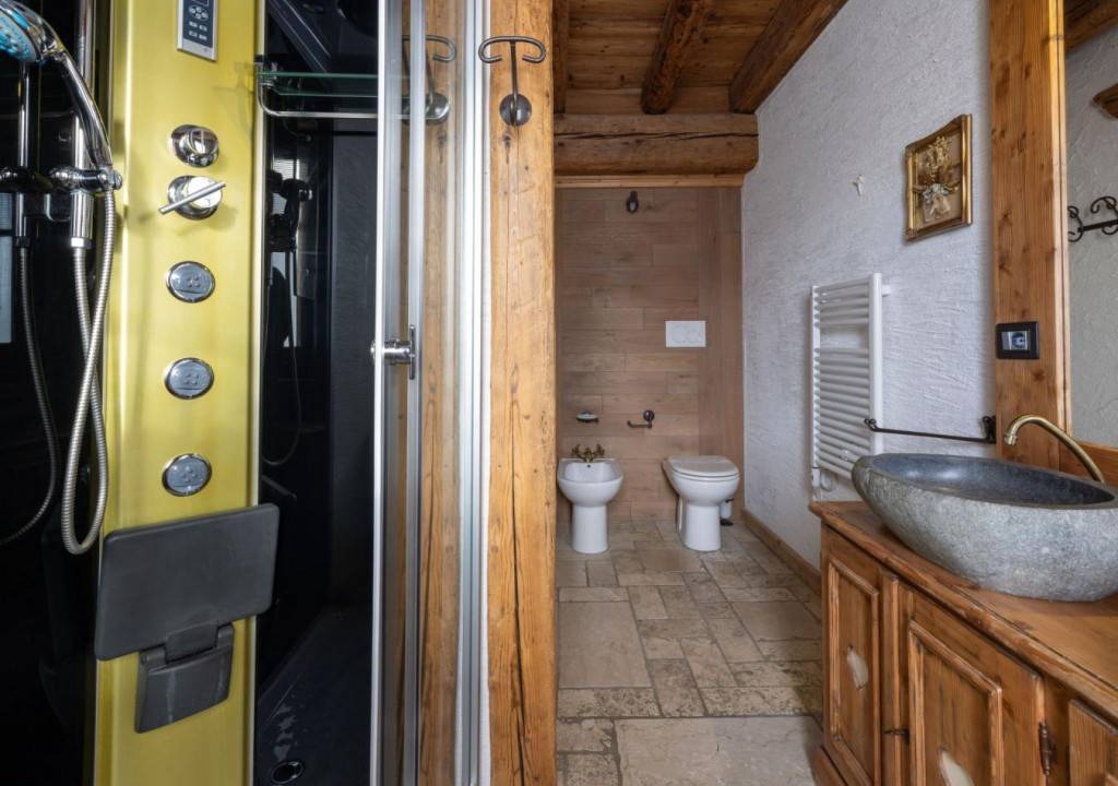 Photo of Bathroom in Ovaro