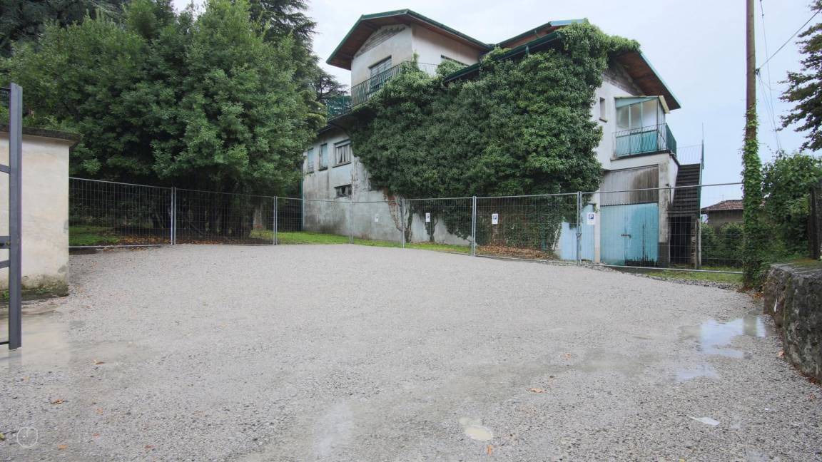 Photo of Others in Torno