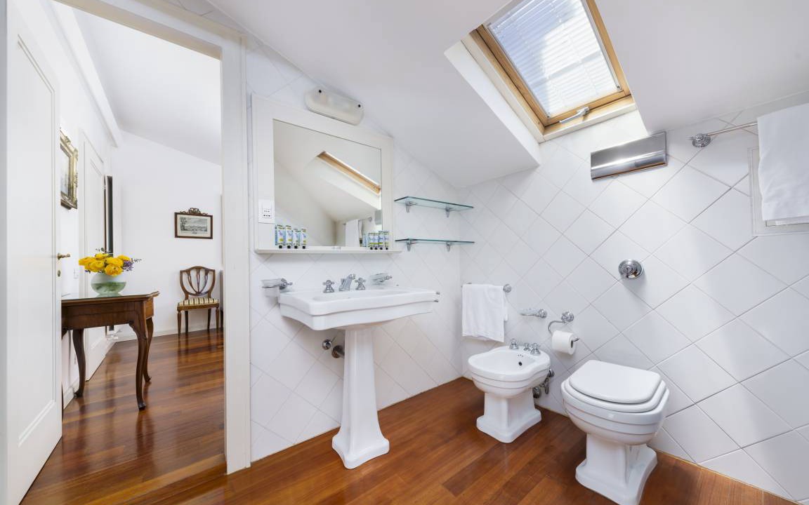 Photo of Bathroom in Dorsoduro