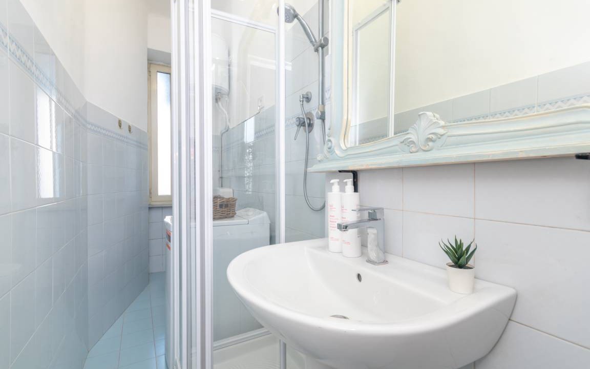 Photo of Bathroom in Cenisia