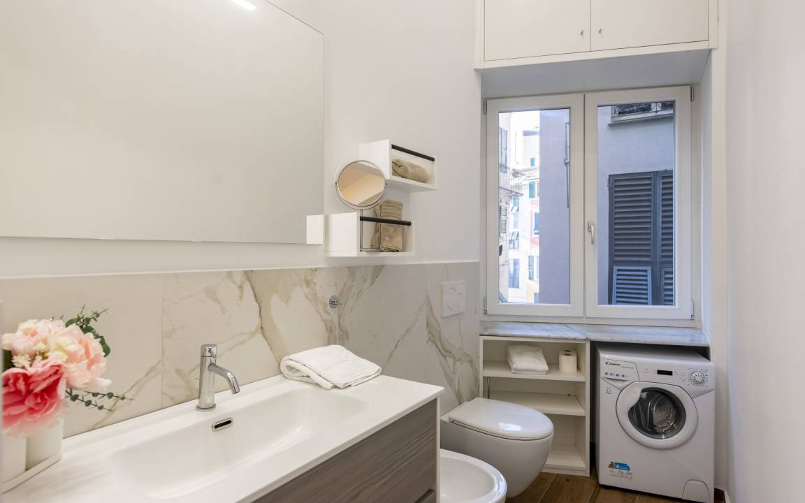Photo of Bathroom in Genoa Historical Centre