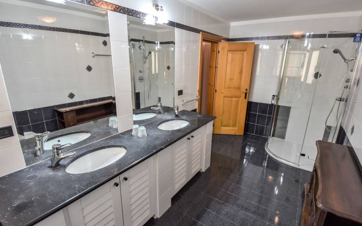 Photo of Bathroom in Penia
