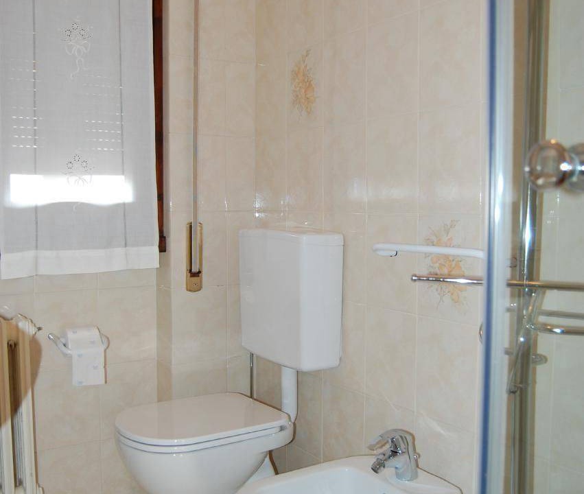 Photo of Bathroom in Calozzo