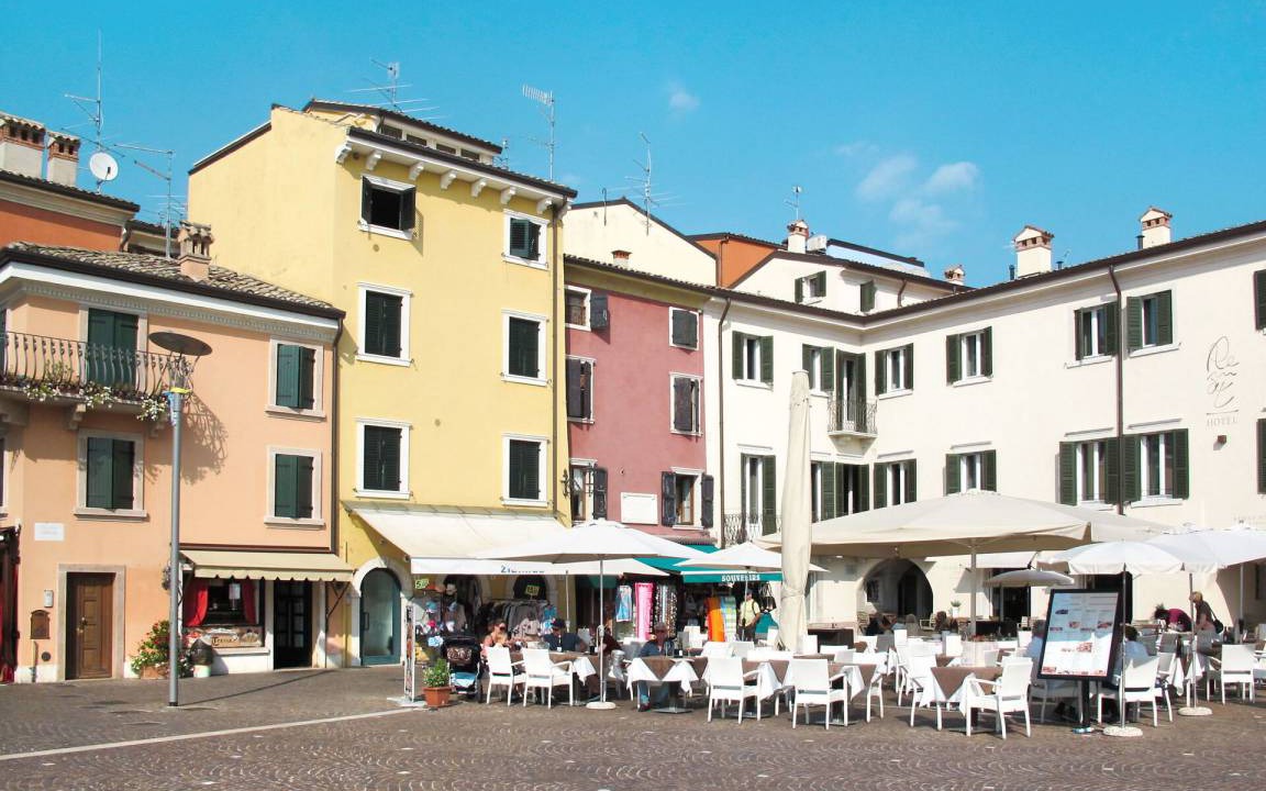 Photo of Others in Corno