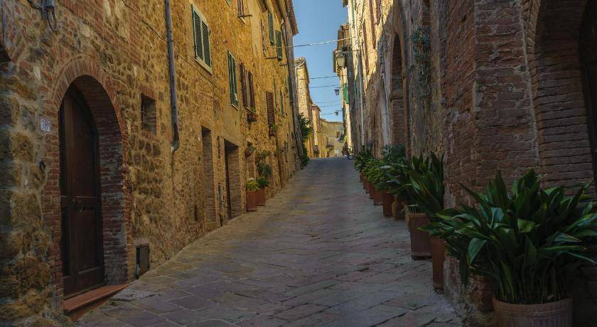 Photo of Others in Castelmuzio