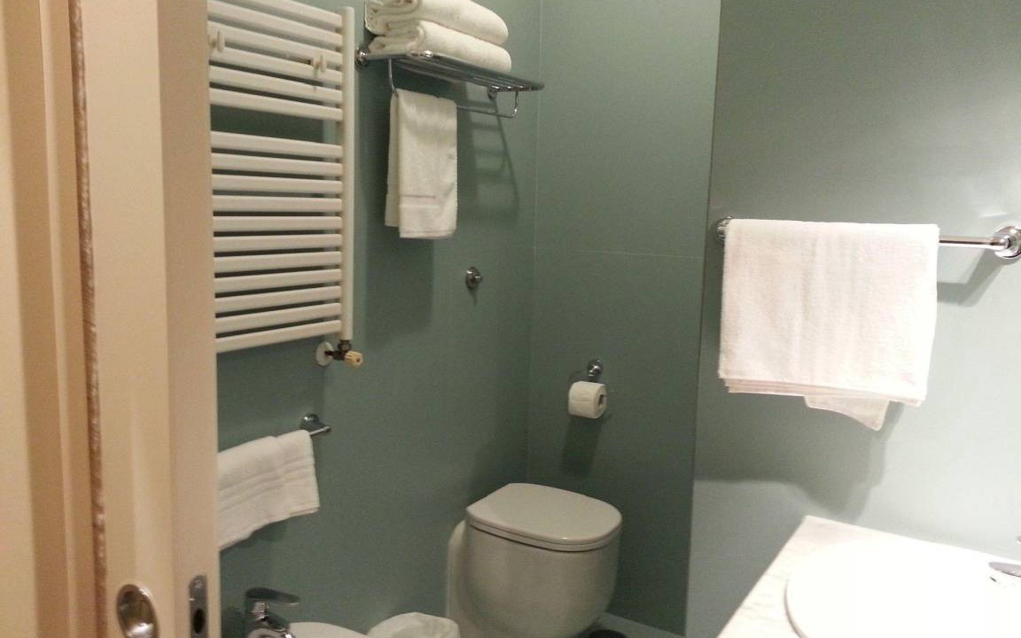 Photo of Bathroom in Naples