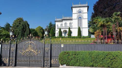 Photo of Buildings in Lesa