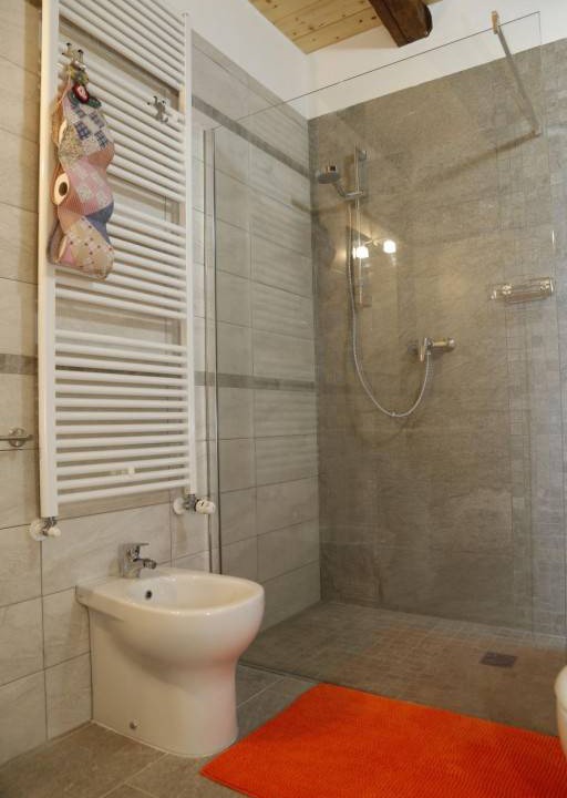 Photo of Bathroom in Ovaro