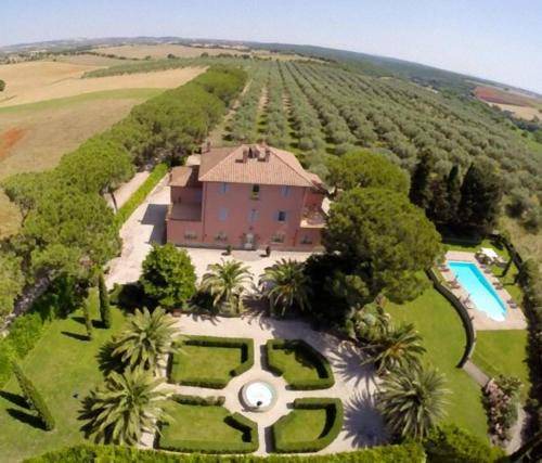 Photo of Others in Tuscania