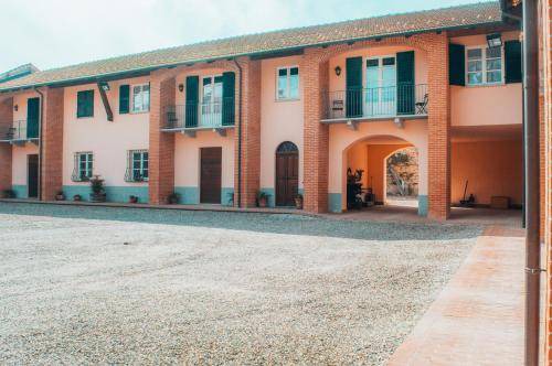 Photo of Buildings in Sessame