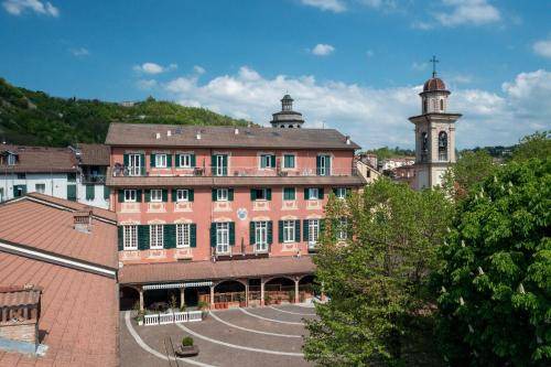 Photo of Buildings in Gavi