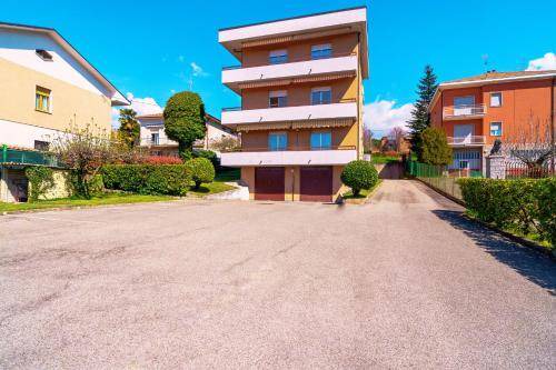 Photo of Buildings in Grandate